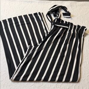 La Gypsy Black & White Vertical Stripe Wide Leg Crop Pants. XL